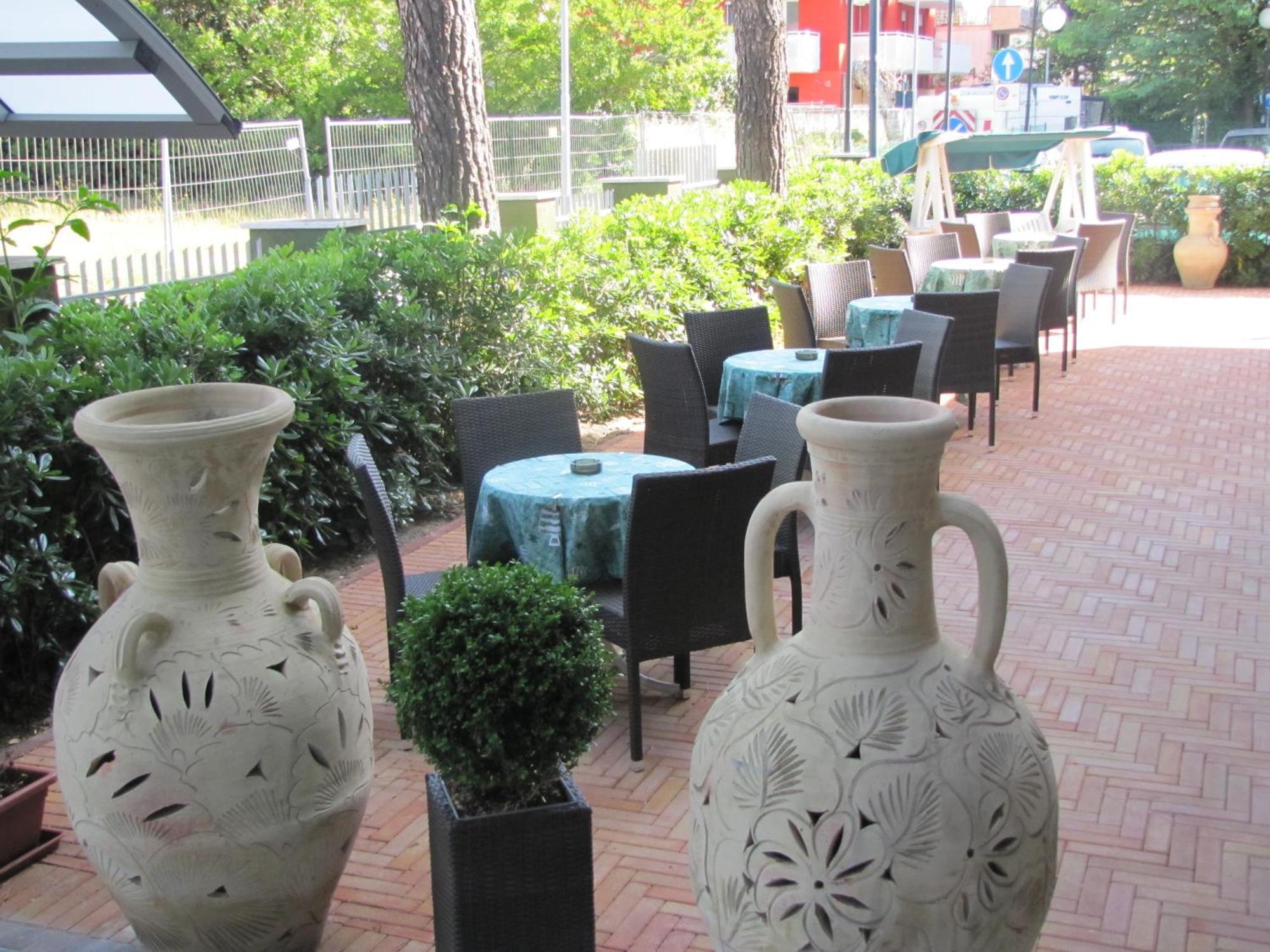 Hotel Etna - Nuova Gestione Romagnola All-Inclusive Spiaggia Parcheggio Риччоне Экстерьер фото