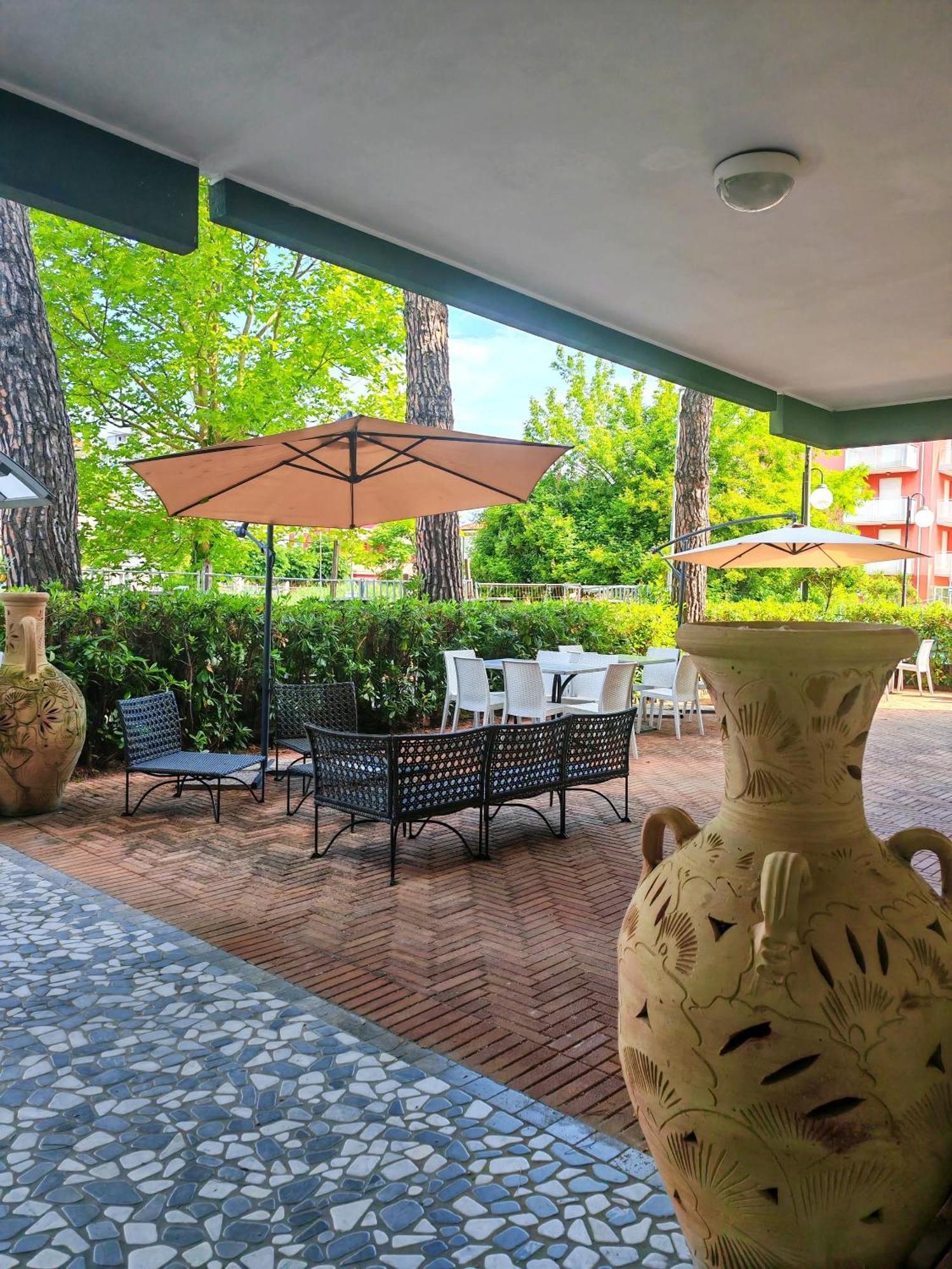 Hotel Etna - Nuova Gestione Romagnola All-Inclusive Spiaggia Parcheggio Риччоне Экстерьер фото