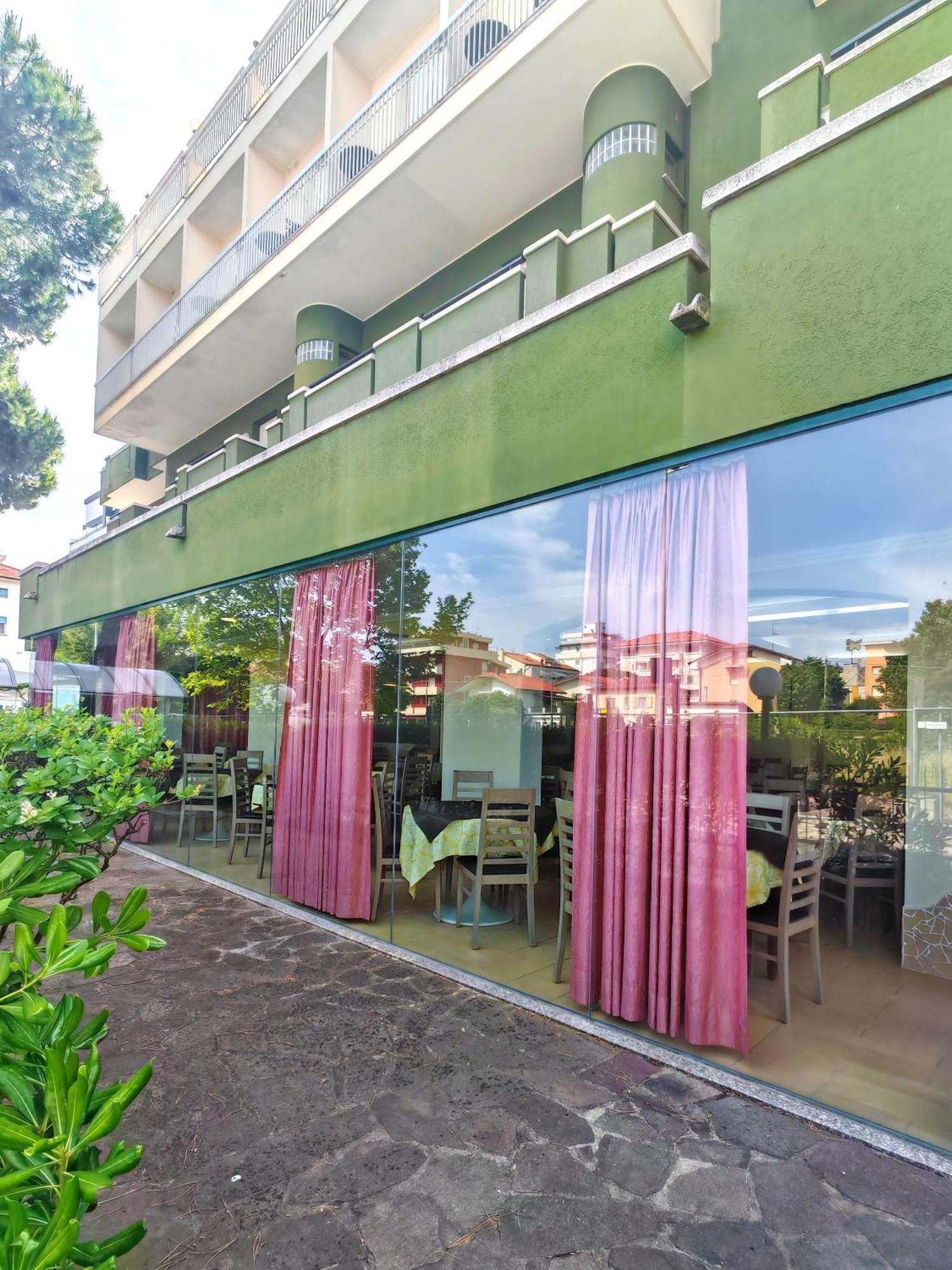 Hotel Etna - Nuova Gestione Romagnola All-Inclusive Spiaggia Parcheggio Риччоне Экстерьер фото