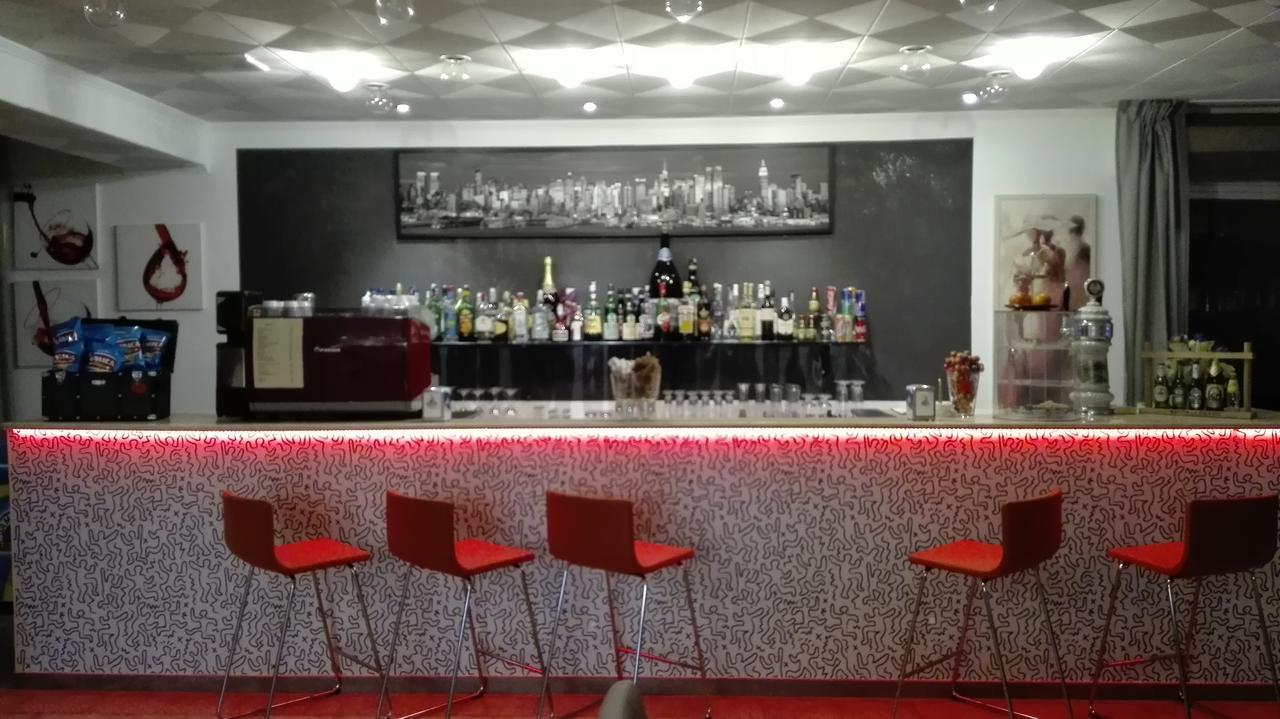 Hotel Etna - Nuova Gestione Romagnola All-Inclusive Spiaggia Parcheggio Риччоне Экстерьер фото