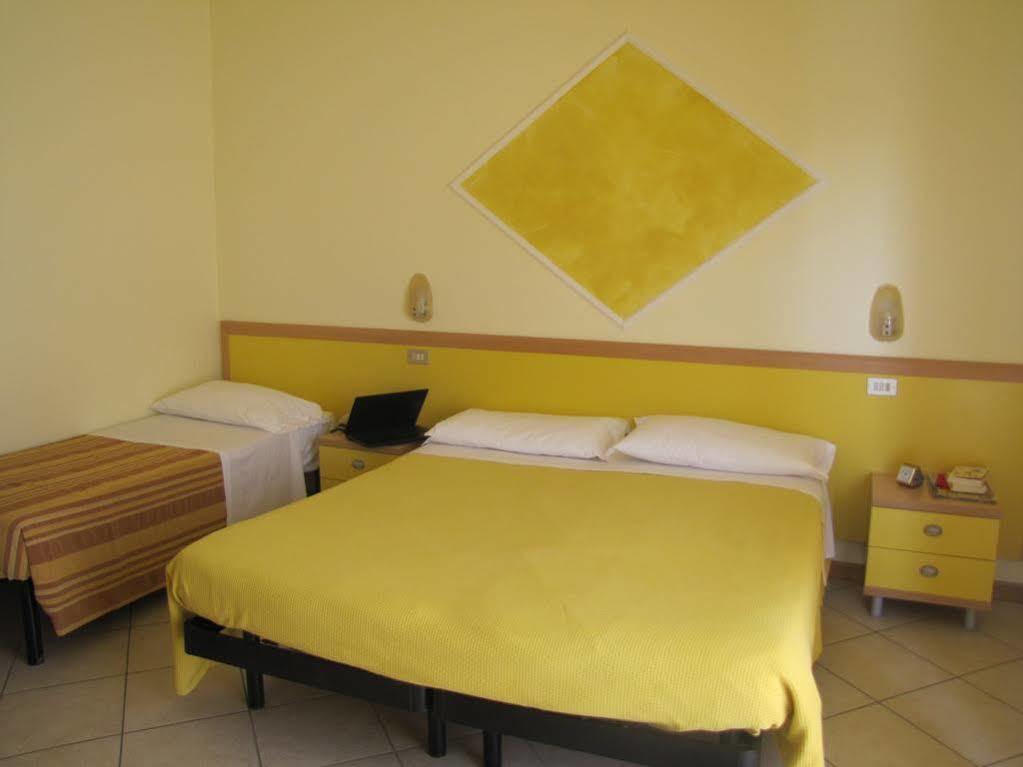 Hotel Etna - Nuova Gestione Romagnola All-Inclusive Spiaggia Parcheggio Риччоне Экстерьер фото