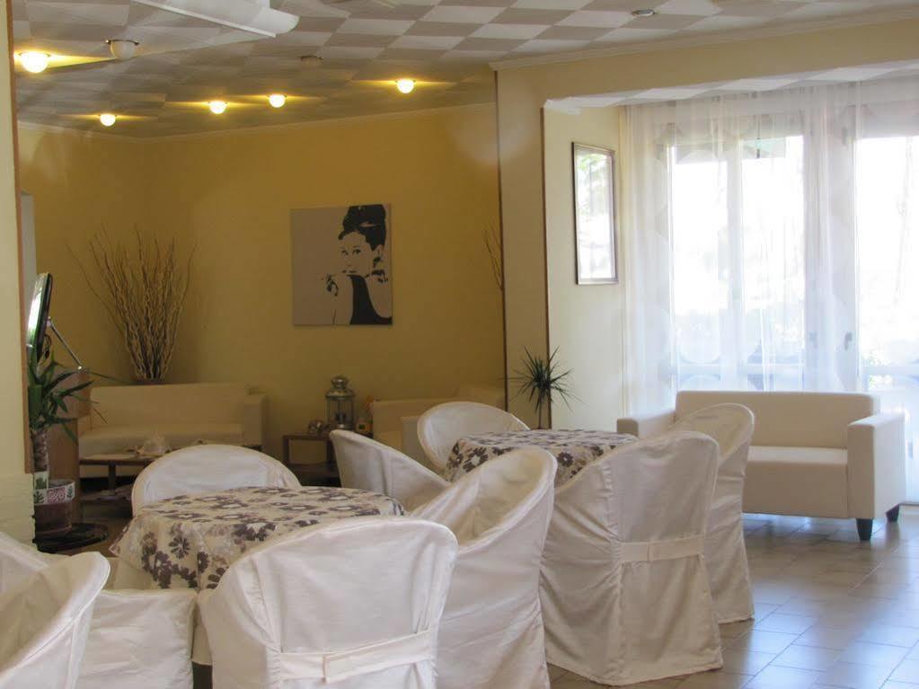 Hotel Etna - Nuova Gestione Romagnola All-Inclusive Spiaggia Parcheggio Риччоне Экстерьер фото