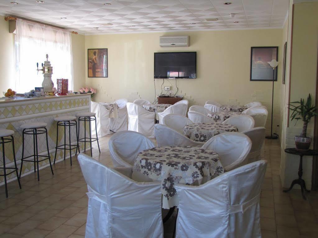 Hotel Etna - Nuova Gestione Romagnola All-Inclusive Spiaggia Parcheggio Риччоне Экстерьер фото