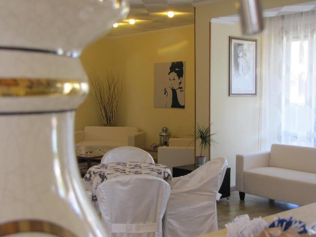 Hotel Etna - Nuova Gestione Romagnola All-Inclusive Spiaggia Parcheggio Риччоне Экстерьер фото